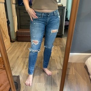 Size 27 fit more like 26. Low rise Ralph Lauren denim jeans